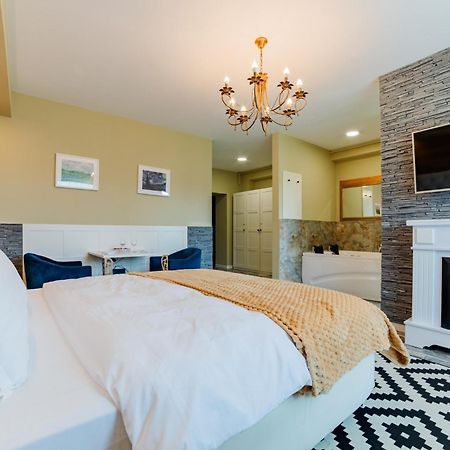Romantic Jacuzzi Chic Apartment Синая Экстерьер фото